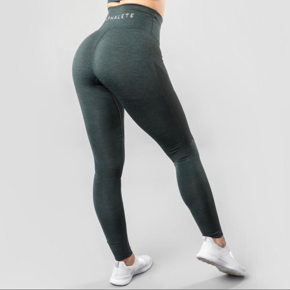 *SOLD* NWT ALPHALETE AERO LEGGING - URBAN CHIC